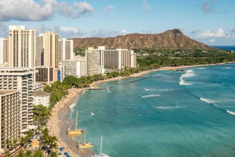 Hawaii Sports Betting Legislation Advances from Committee to Full Senate