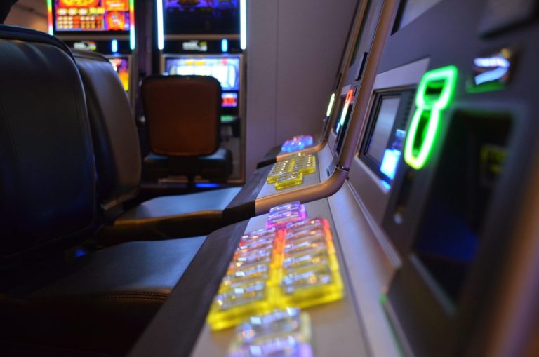 Victoria Regulator Issues Alert Regarding Poker Machine Operating Hours