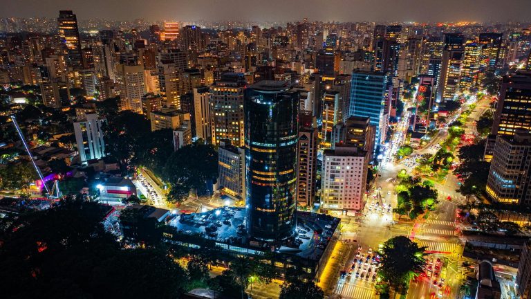 Survey Reveals 60% of Brazilian Adults Favor Land-Based Gambling